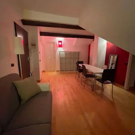 Attic Milánó