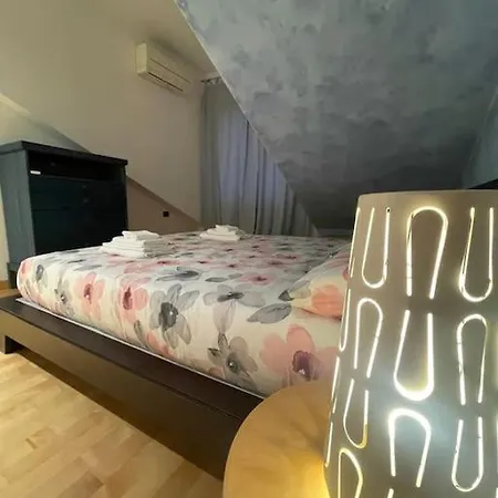 Attic Lejlighed