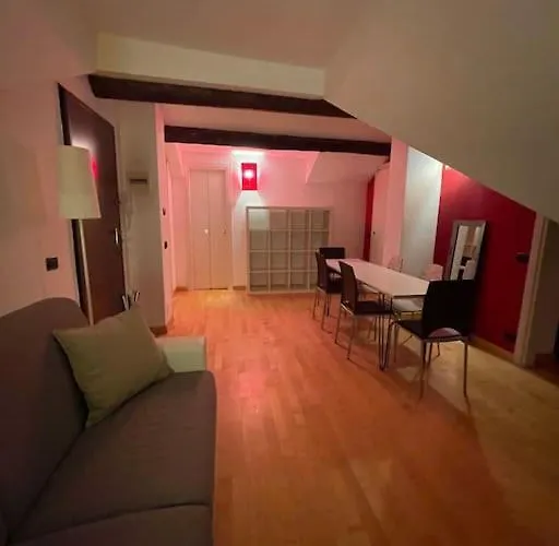 Attic Mailand