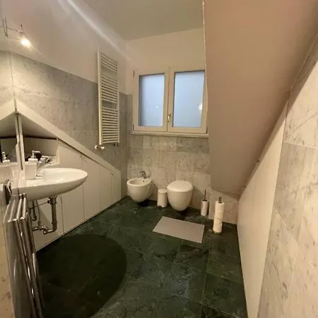Attic Milán