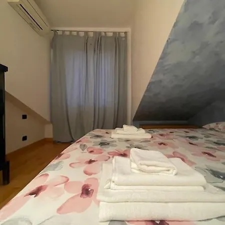 Attic アパート ミラノ
