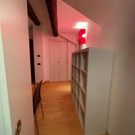 アパート Attic